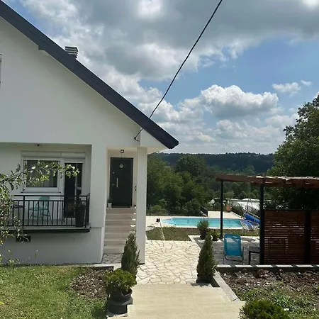 House Of Joy Barajevo بيت للعطل *